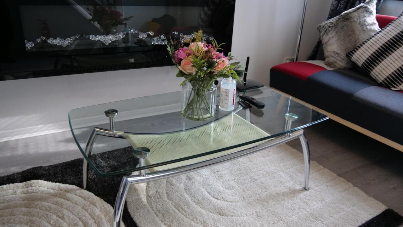Milton Keynes Luxury Short Stay House With Wifi And Free Parking Wolverton  外观 照片