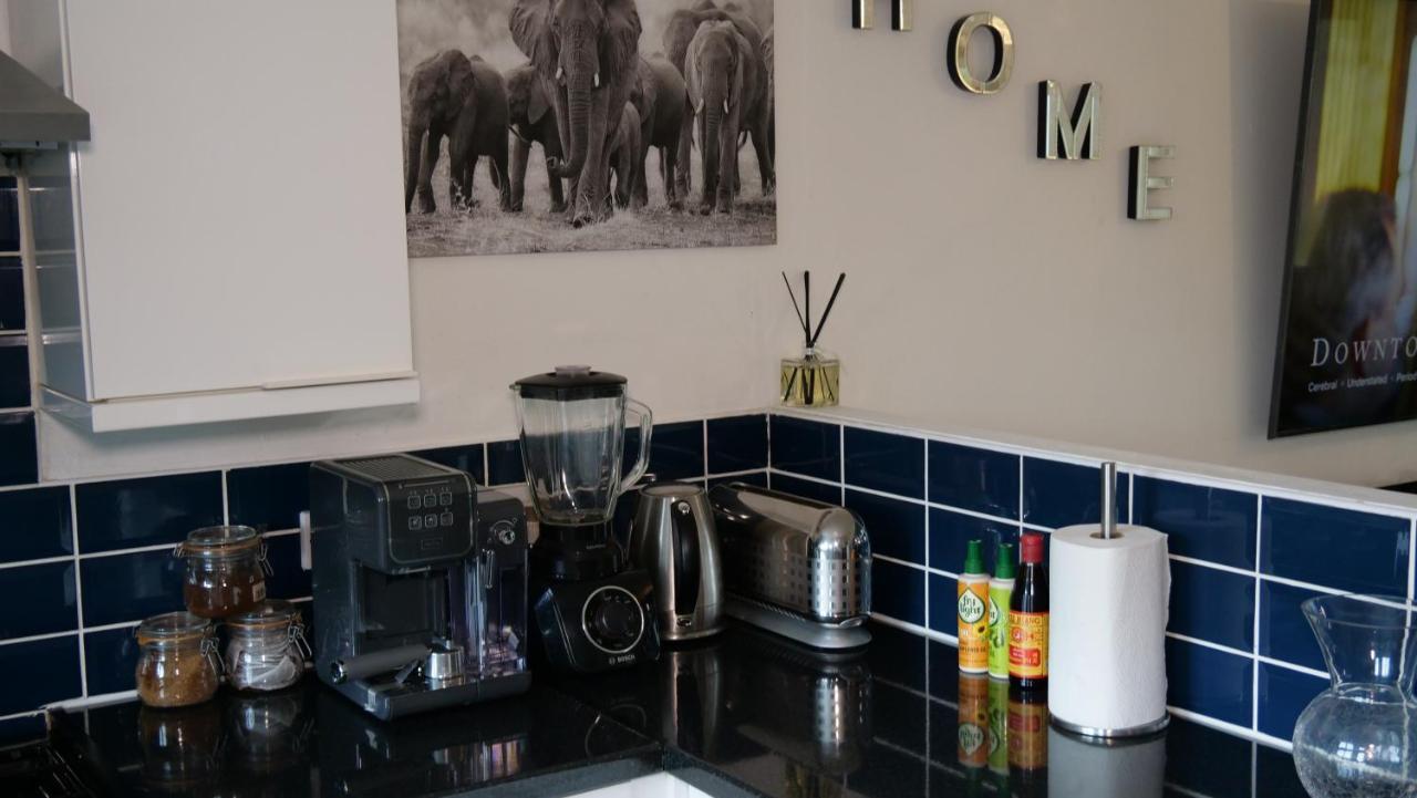 Milton Keynes Luxury Short Stay House With Wifi And Free Parking Wolverton  外观 照片